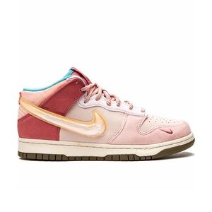 Nike Social Status x dunk mid ‘Strawberry milk”